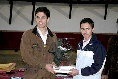 Lorenzo S�nchez y Diego L�pez de Llanos con el Trofeo. Foto A. Mora