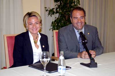 Luis Corrales, director de la Plataforma para la Defensa de la Fiesta. La concejal de Cultura del Ayuntamiento de Roquetas de Mar, Elo�sa Cabrera,