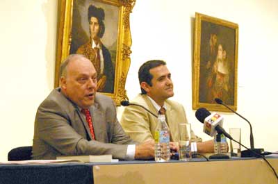 Guillermo Boto y el Concejal de Cultuta del Ayuntamiento de Chiclana