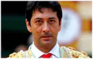 Vicente Barrera demanda al empresario Romero Leal por presunto estafador 