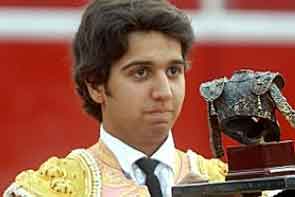 Puerta grande para Alberto Pozo