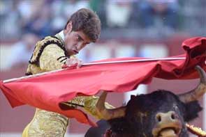 Ricardo Maldonado corta dos orejas y sale a hombros en Valladolid