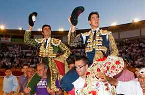 Dos toros devueltos en Badajoz en la protestada corrida de Daniel Ruiz