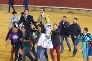 Gran dimensi&oacute;n de Manzanares, a hombros con Padilla en Castell&oacute;n