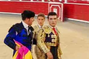 Oreja para Cristian Pérez, que sorprende en su debut con caballos en Albacete