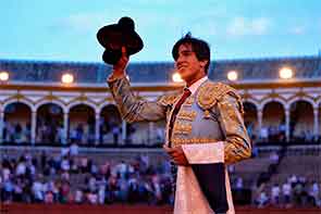 Ángel Téllez da la única vuelta al ruedo de la tarde en Sevilla