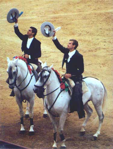 Luis y su hermano Antonio el dia de la confirmacion en Madrid el 30 de mayo de 1992