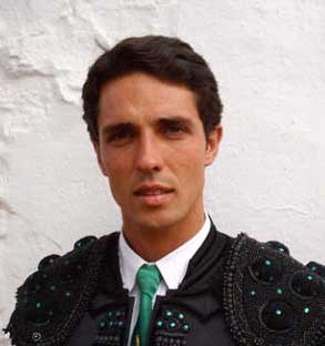 Juan contreras se hace banderillero