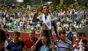 Morenito triunfa sobre la bocina en su encerrona con seis "adolfos" en Burgos