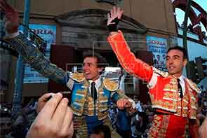 Ponce y Román abren la puerta grande en Soria
